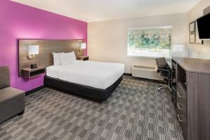 Guest room at the La Quinta Inn & Suites by Wyndham Houston Southwest in Houston, Texas