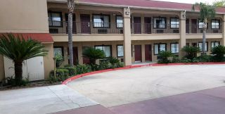 Red Roof Inn & Suites Houston-Humble/IAH Airport