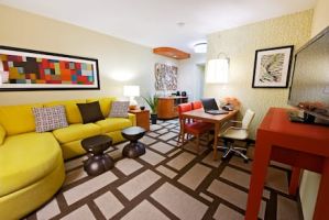accommodation for large families houston Embassy Suites by Hilton Houston Downtown